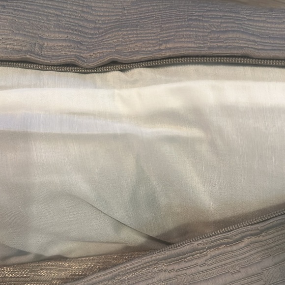 Decorative pillow Gray couture bu Commonwealth - Picture 4 of 7